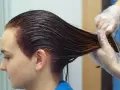 Haare färben in der Schwangerschaft: Bedenkenlos? Der Fakten-Check